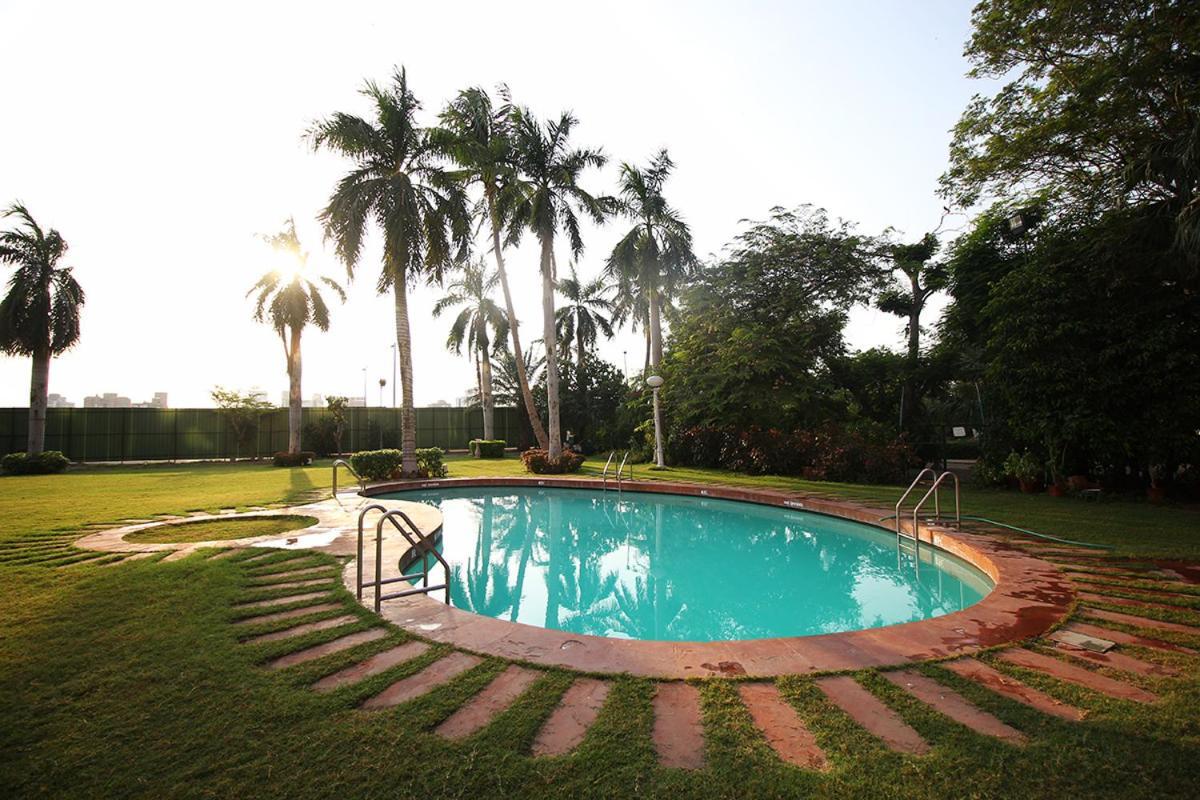 Cama Rajputana Club Resort Monte Abu Exterior foto